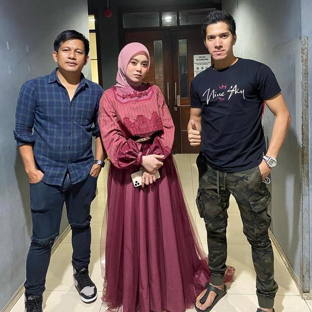 Potret Adlin Rambe Kakak Kandung Rizky Billar. (Sumber: Instagram/adlinrambe)