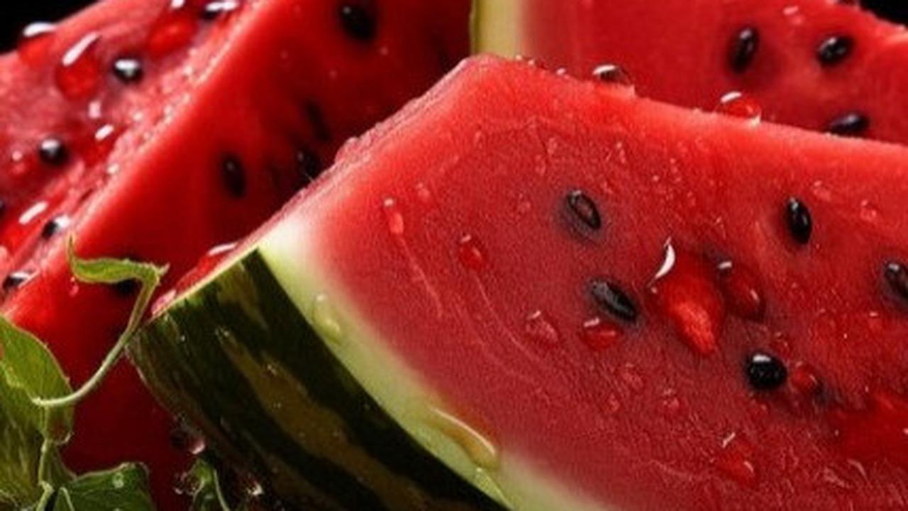 Buah semangka (Sumber: freepik.com)