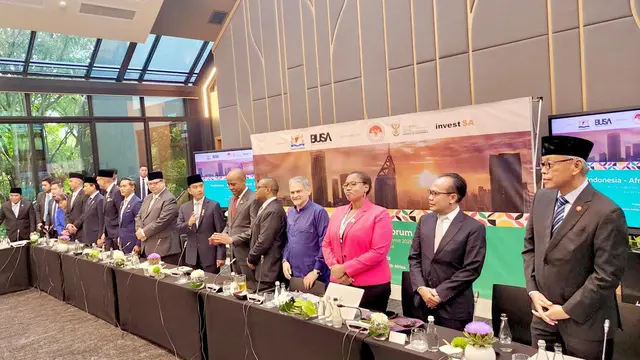 Menko Airlangga mendampingi Wapres Gibran Rakabuming Raka