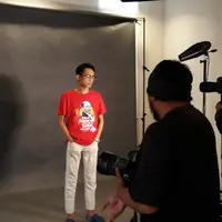 Ario Kiswinar saat sesi pemotretan di studio Bintang.com, kawasan Gondangdia, Jakarta Pusat. (Teddy Kurniawan/Bintang.com)