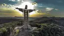 Pemandangan patung raksasa Yesus baru yang sedang dibangun di Encantado, negara bagian Rio Grande do Sul, Brasil, pada 9 April 2021. Kepala dan lengan terentang telah ditambahkan ke struktur patung pekan lalu, yang pembangunannya telah dimulai pada 2019. . (SILVIO AVILA/AFP)