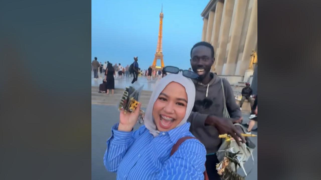 Ada di Paris Tapi Serasa Bekasi, Cewek WNI Sampai Panggil Abang ke Penjual Cenderamata Jago Bahasa Indonesia