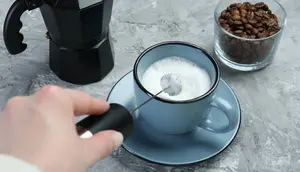 Bikin Minuman ala Kafe Lebih Praktis di Rumah dengan Frother Hand Mixer