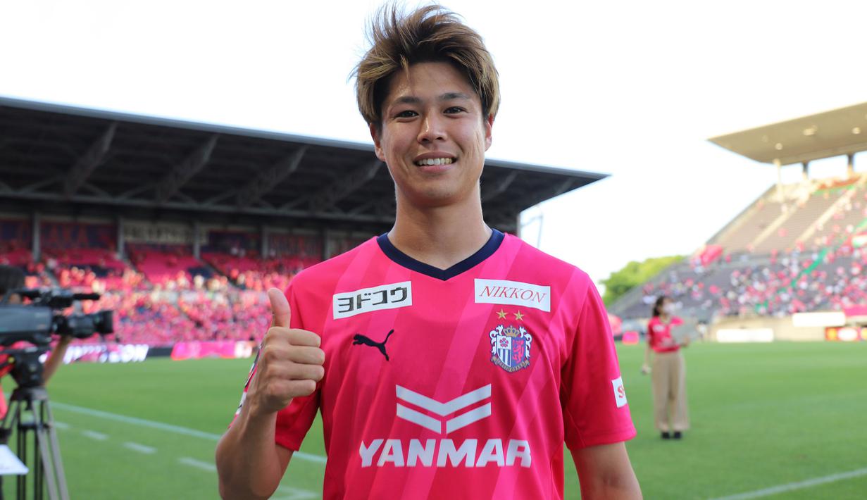 Di posisi kedua ditempati oleh Koji Toriumi yang telah tampil dalam 20 laga Cerezo Osaka musim ini di J1 League 2024. Dari total 1623 menit, ia mencatatkan statistik 31 blok, 70 sapuan, 19 tekel, 19 kali memenangi duel serta melakukan 14 pelanggaran. (www.cerezo.jp)