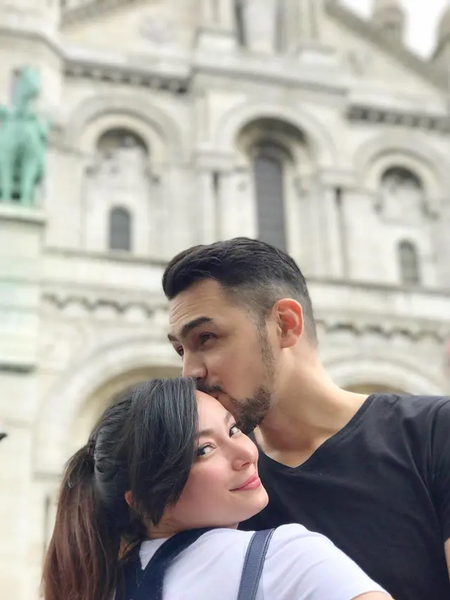Asmirandah dan Jonas Rivanno. (Foto: Dok. Instagram @asmirandah89)