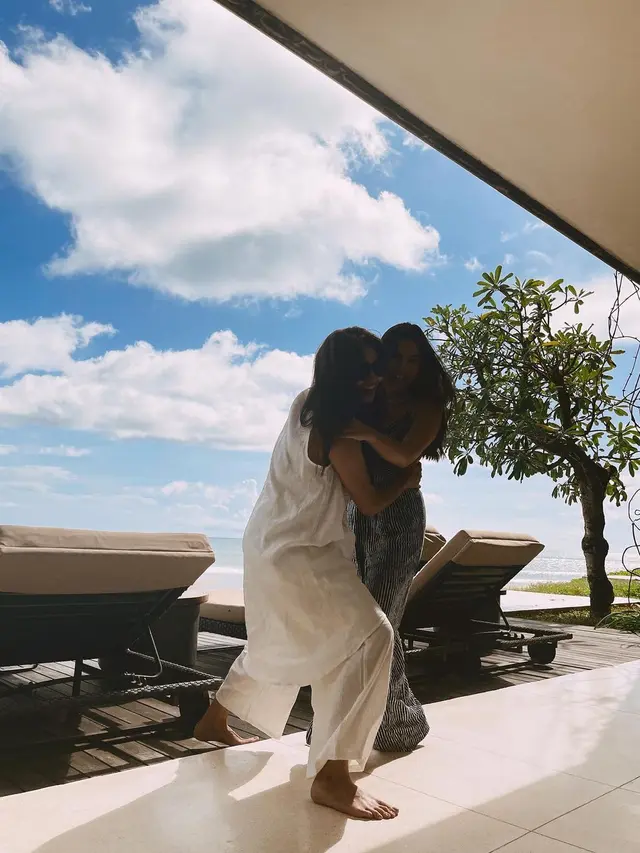 6 Momen Seru Liburan Enzy Storia dan Jessica Mila Agnesia di Bali