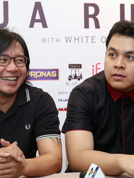 ‘Dua Ruang’ sendiri tercipta karena terdapat dua perbedaan yaitu dua jenis musik berbeda dan generasi beda. Ari Lasso dengan pop rock danTulus dengan pop jazz-nya. (Wimbarsana/Bintang.com)