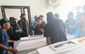 Empat dari 16 jenazah korban kebakaran Panti Werdha Damai Manado yang terjadi pada, Minggu, 28 Desember 2025 malam berhasil teridentifikasi. (Liputan6.com/Yoseph Ikanubun)