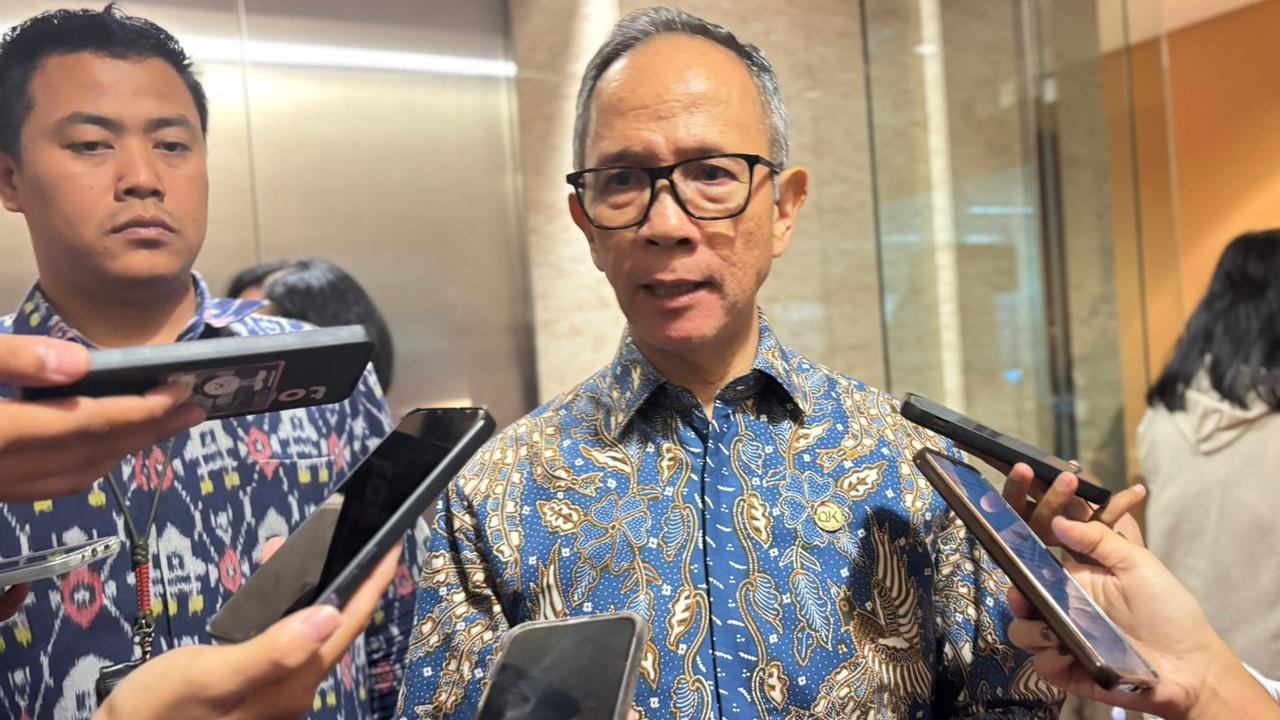 OJK: Tarif Trump Turun Jadi 19 Persen, Indonesia Punya Peluang Pasok Produk Lebih Banyak ke AS