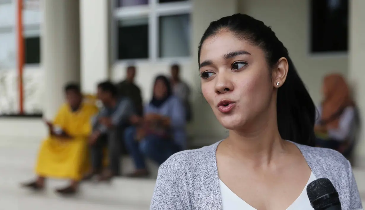 "Ya bagus, itu kan salah satu bentuk kepedulian terhadap kak Jupe. Bahwa kak jupe banyak yang perhatikan, dan banyak banget yang sayang. Ada rasa dari hati membantu meringankan beban kak Jupe," tuturnya. (Nurwahyunan/Bintang.com)