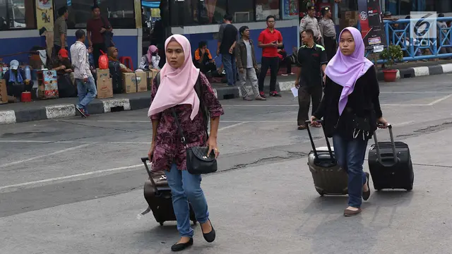 Seminggu Jelang Lebaran, Pemudik Mulai Padati Terminal Kampung Rambutan