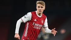 Martin Odegaard merupakan pemain pinjaman Arsenal dari Real Madrid yang saat ini telah direkrut secara resmi menuju Emirates. The Gunners harus merogoh kocek 35 juta euro untuk mendatangkan gelandang 22 tahun tersebut. (Foto: AFP/Pool/Shaun Botterill)