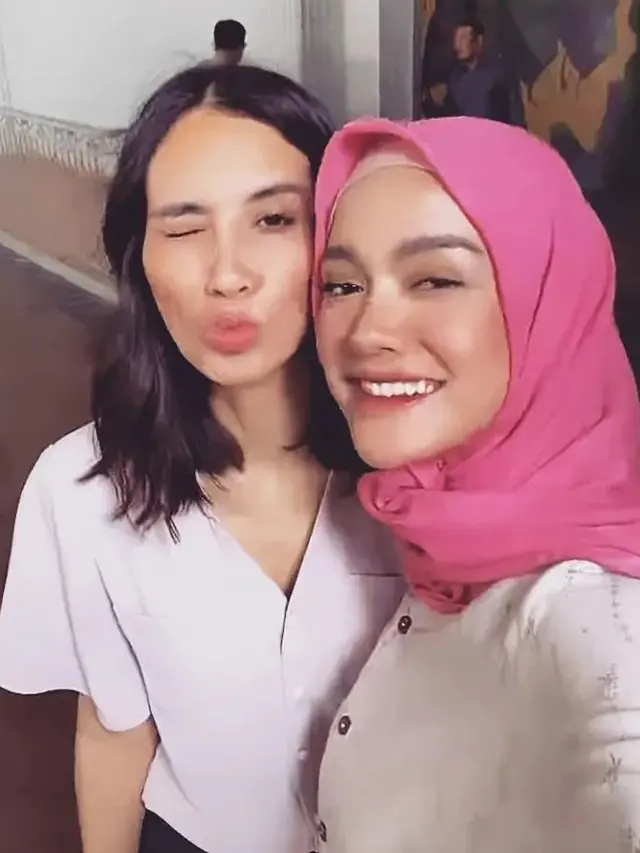 Tampil Berhijab, Ini 7 Potret Andi Annisa yang Bikin Pangling