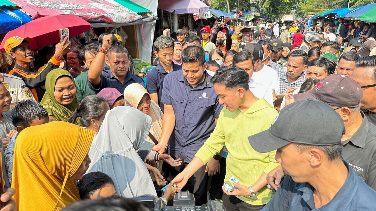 Berdasarkan pantauan, Gibran tiba di Pasar Nangka sekitar pukul 09.30 WIB. <br>