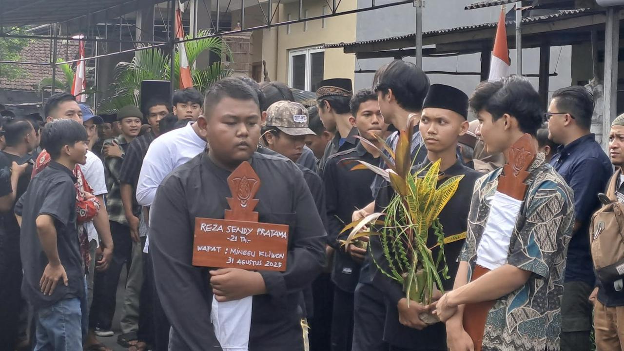 Ayah Mahasiswa Amikom Yogyakarta Meninggal Usai Demo: Tubuh Anak Saya Penuh Memar