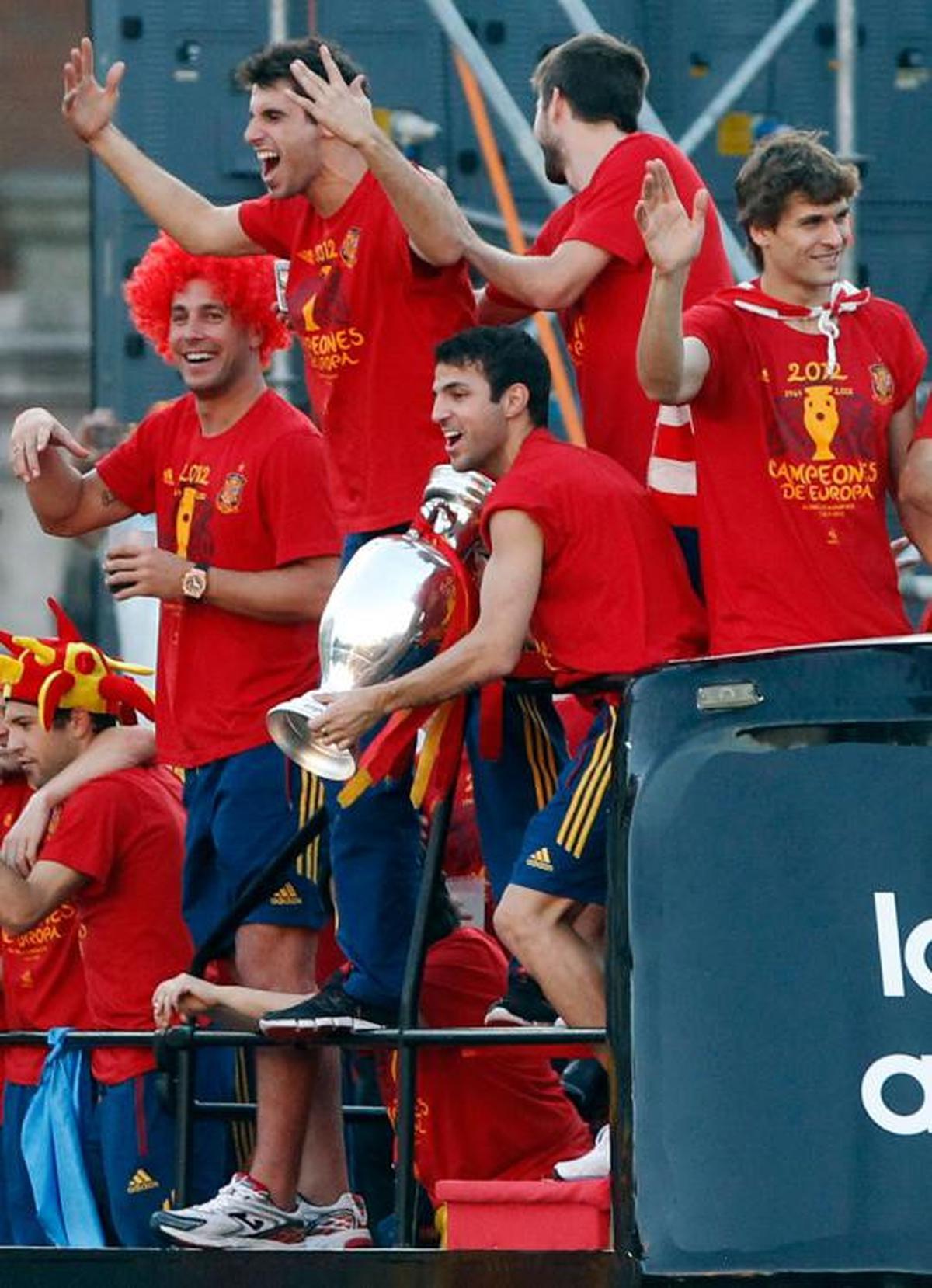 Ribuan warga Spanyol di Madrid sambut trofi Euro 2012