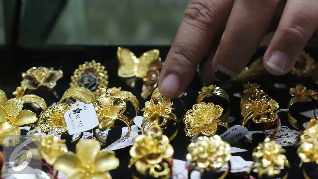 20151120-Harga-Emas-Naik-Jakarta-AY