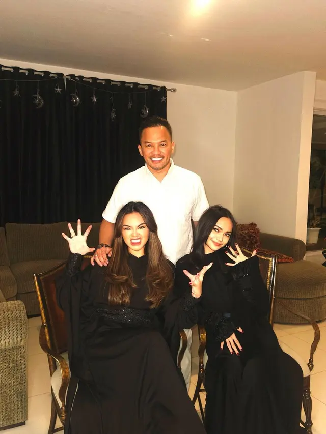 Tampul Kompak, Ini 6 Potret Lebaran Faizal Harris Bareng Anak dan Mantan Istri