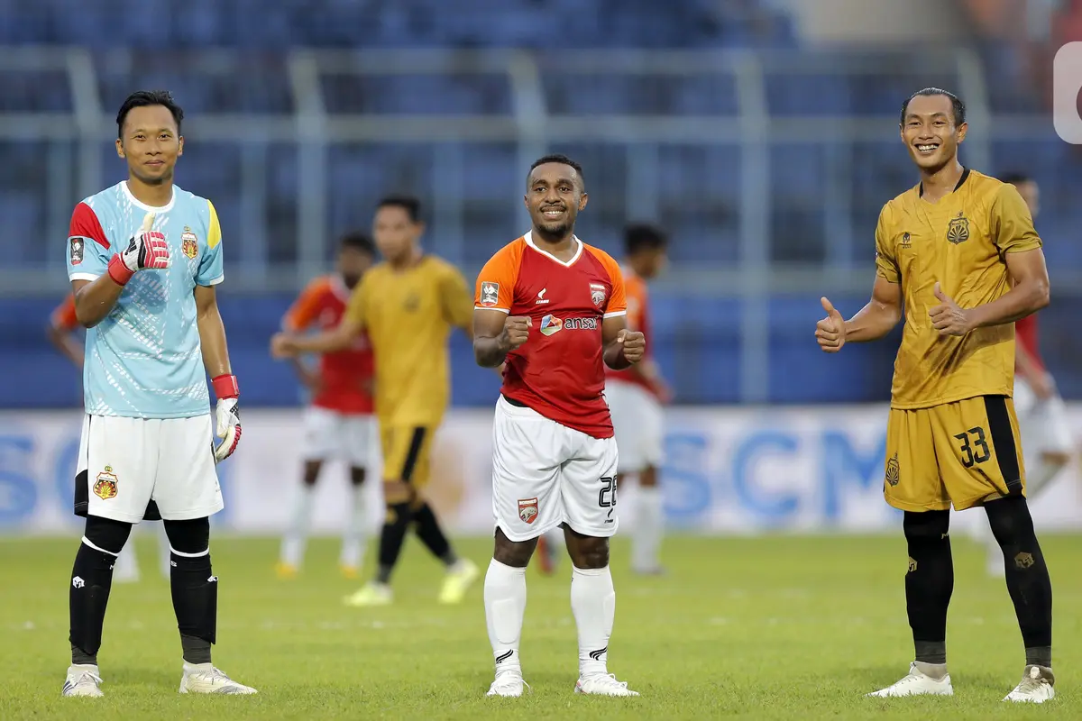 FOTO: Bhayangkara Solo FC Tekuk Borneo FC di Stadion Kanjuruhan Malang