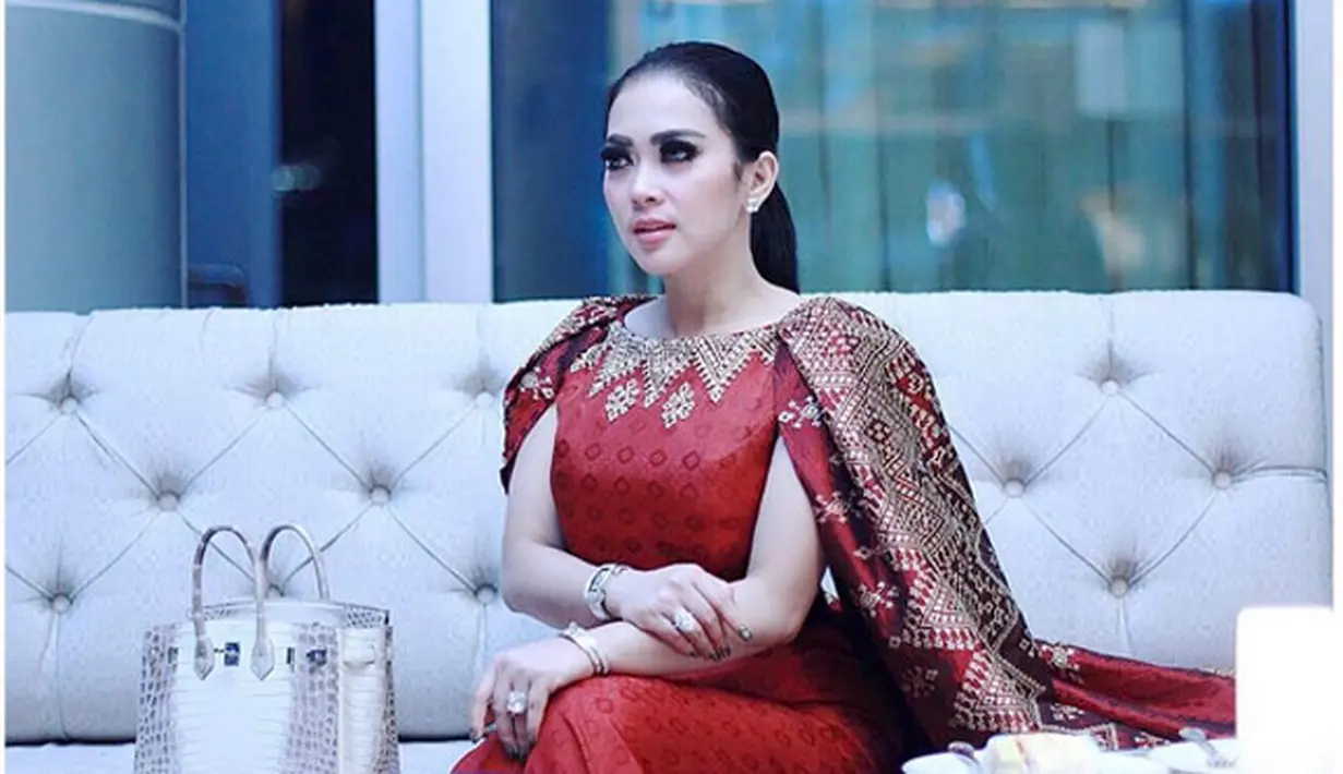 Syahrini. (Instagram @princessyahrini)
