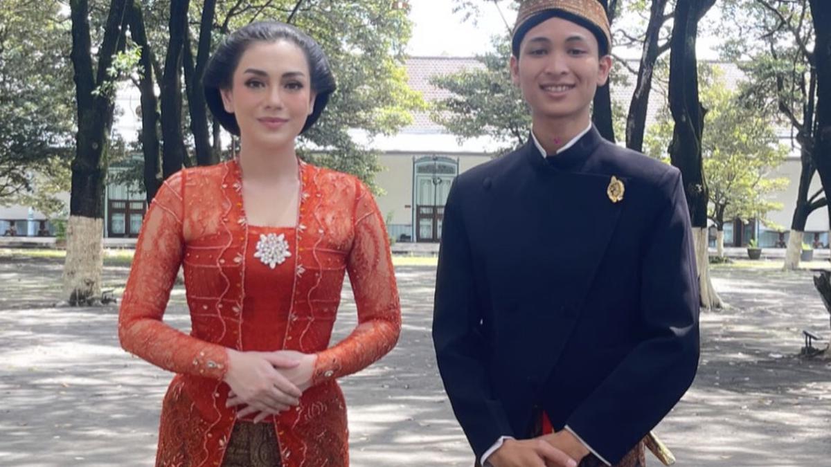 6 Gaya ala Ningrat Celine Evangelista, Berbalut Kebaya Sederhana Bersanggul Jawa