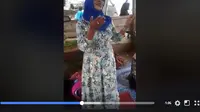 Seorang nenek menyanyikan lagu India dengan lancar dan merdu menjadi viral di media sosial. (Capture Video: Istimewa/Facebook/Adip Jefryan)