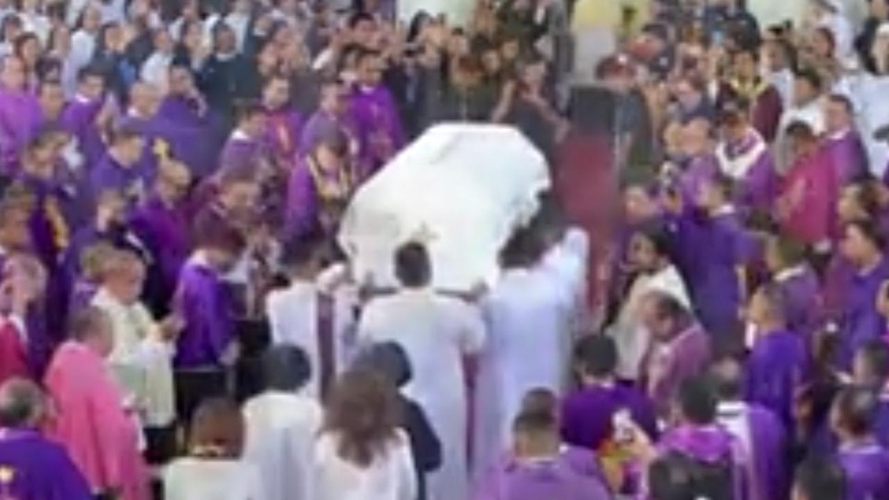 Pemakaman Uskup Emeritus Mgr Petrus Turang
