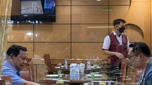 Calon Gubernur (Cagub) Jakarta nomor urut 1 Ridwan Kamil (RK) bertemu dengan Presiden Prabowo Subianto di rumah makan Garuda, Sabang, Jakarta Pusat, Kamis (31/10/2024). (Istimewa)