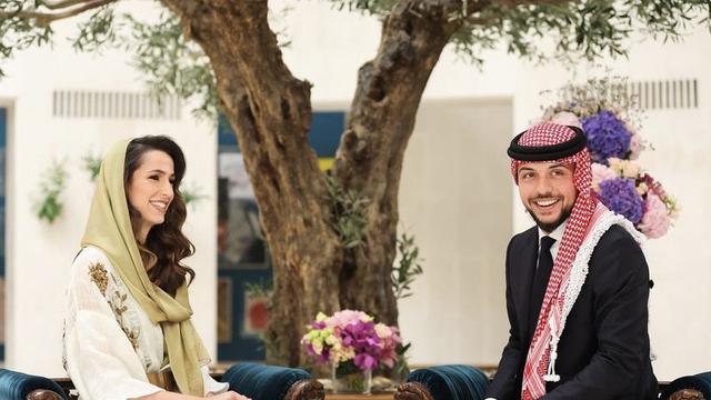 Putra Mahkota Yordania, Pangeran Hussein akan melangsungkan pernikahan dengan Rajwa Khaled Al-Saif di Istana Zahran pada Kamis (1/6/2023). (Instagram/@queenrania)