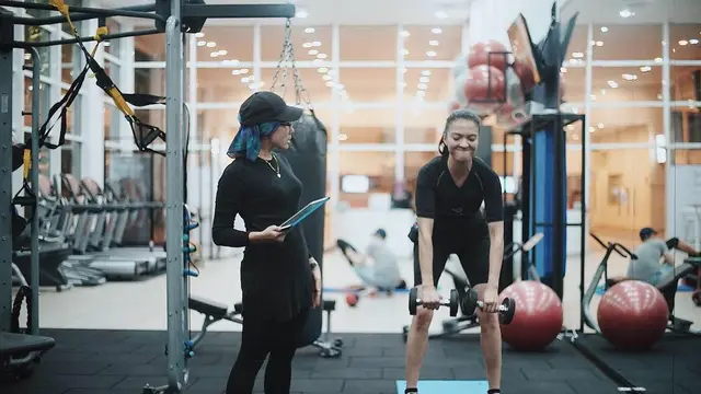 Perjuangan Raline Shah bintangi film laga 'Police Evo'.