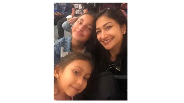 Sebagai single parent, Rahma Azhari memilih fokus untuk membesarkan buah hatinya.