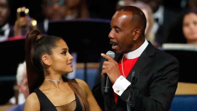 Ariana Grande Diduga Dilecehkan Uskup Saat Pemakaman Aretha Franklin