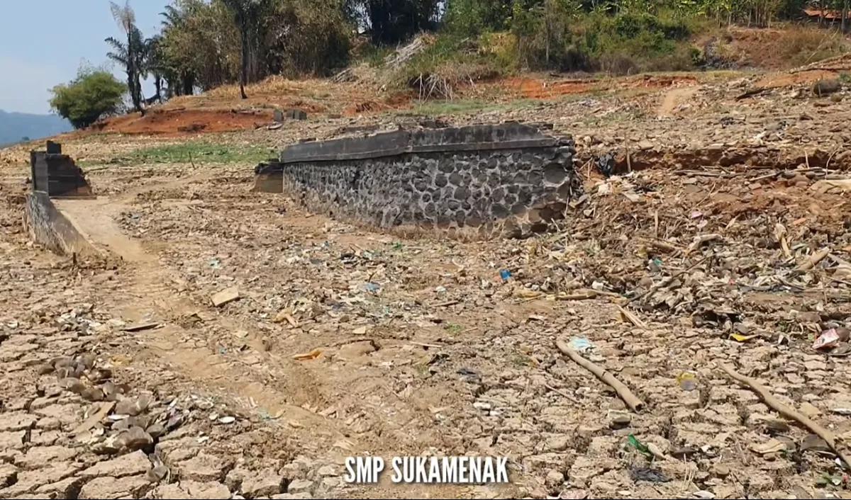 Masih tersisa tangga menuju kelas