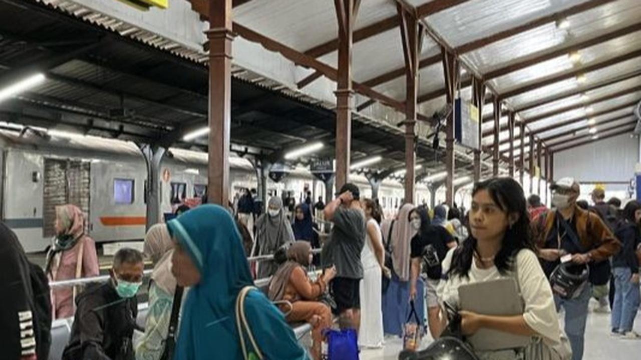 Mudik Lebaran 2025: Stasiun Daop 9 Jember Dipadati Pemudik