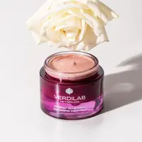 Selain kandungan utama dari SWISS, Verdilab juga perkenalkan inovasi teknologi perawatan kulit berbasis ilmiah.