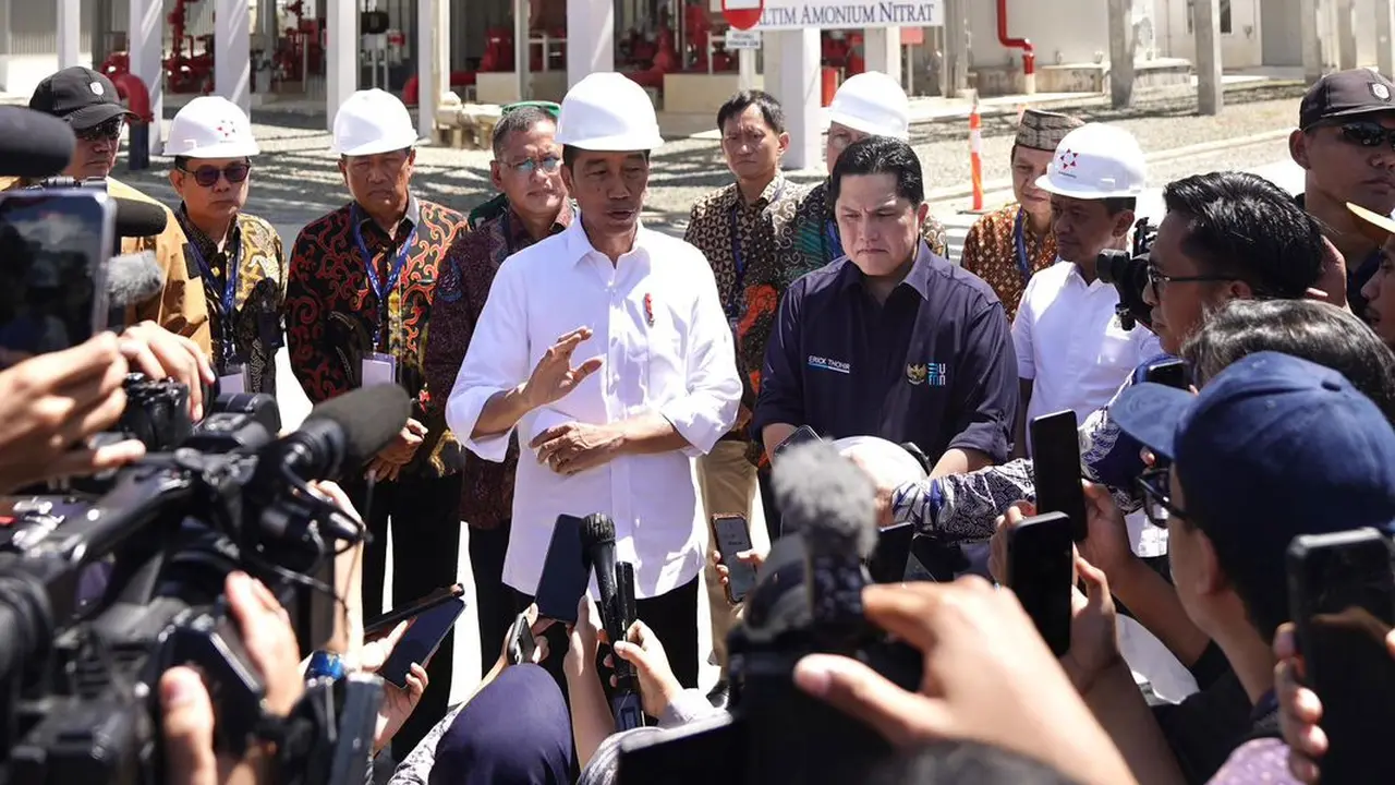 Presiden Joko Widodo (Jokowi) meresmikan pabrik amonium nitrat di Kawasan Industrial Estate (KIE) Bontang, Kalimantan Timur, Kamis (29/2/2024).