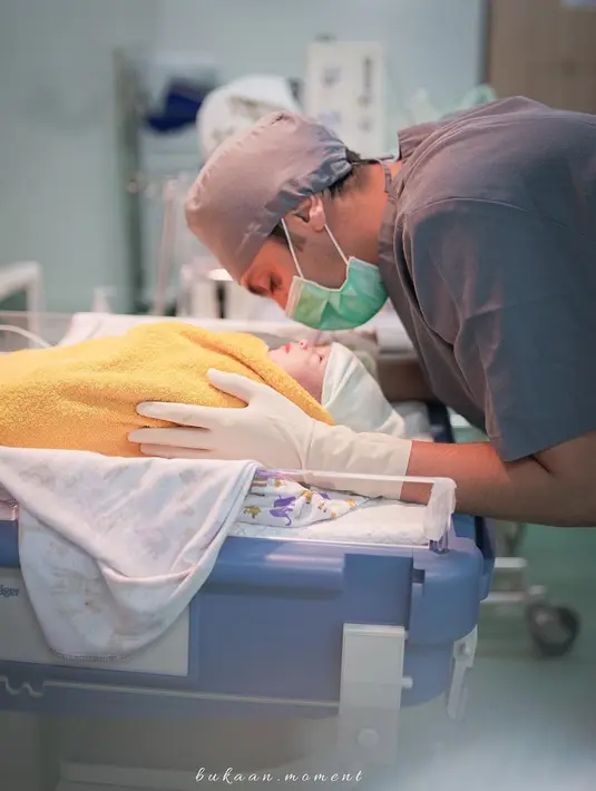 Selain itu, ternyata nama Ali terinspirasi dari nama menantu Nabi Muhammad SAW. Ia pun ingin anaknya menjadi orang yang dapat dipercaya dan amanah. (Instagram/vebbypalwinta)