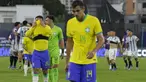 Juara bertahan Olimpiade 2020, Timnas Brasil dipastikan tak lolos ke Olimpiade Paris 2024 setelah tersingkir di babak kualifikasi Zona Amerika Selatan. Timnas Brasil U-23 yang hanya membutuhkan hasil imbang untuk lolos ke Olimpiade Paris 2024 nyatanya harus menyerah 0-1 di tangan musuh bebuyutan, Timnas Argentina pada laga pamungkas grup yang digelar di Brigido Iriarte Stadium, Caracas, Venezuela, Minggu (11/2/2024). Gol tunggal kemenangan Timnas Argentina u-23 dicetak oleh Luciano Gondou pada menit ke-78. (AP Photo/Matias Delacroix)