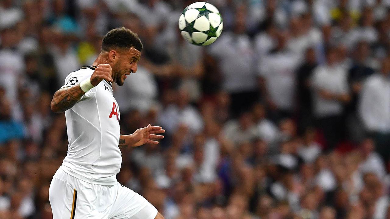 Bek Tottenham Hotspur, Kyle Walker, masuk radar Manchester City. 