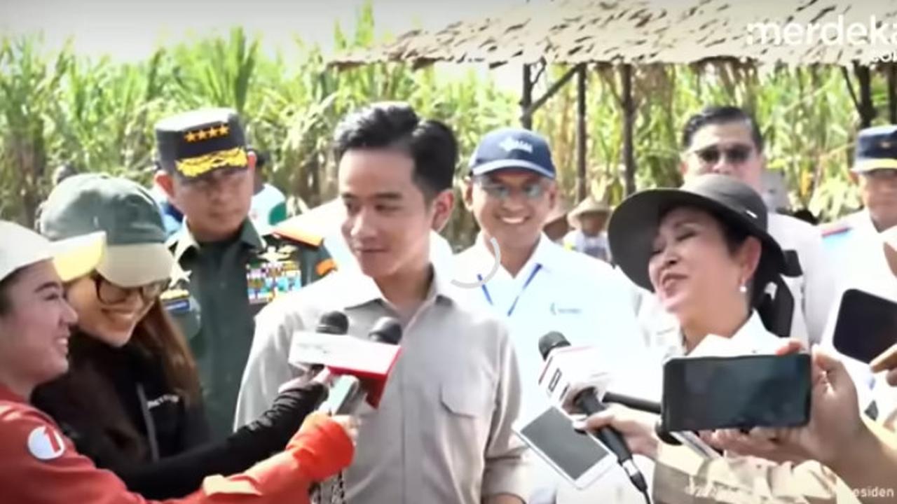 Ketika Dua Anak Presiden Kerja Bareng di Kebun Tebu