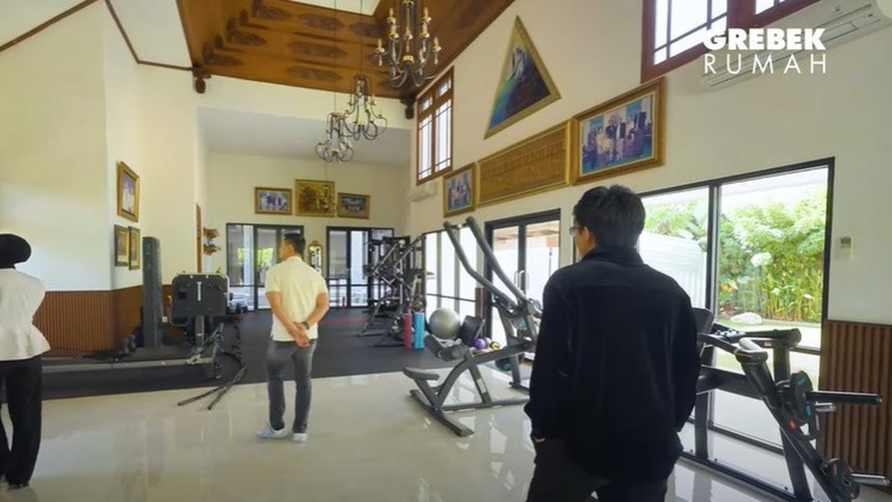 Sekeluarga Hobi Olahraga, 8 Potret Fasilitas Gym di Rumah Putri Zulhas dan Zumi Zola - Tiap Hari Ada Pelatih Pribadi