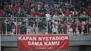 Sejumlah suporter memberi dukungan saat Timnas Indonesia U-19 melawan Brunei Darussalam pada laga kedua Grup A Piala AFF U-19 2022 di Stadion Patriot Candrabhaga, Bekasi, Senin (4/7/2022). (Bola.com/M Iqbal Ichsan)