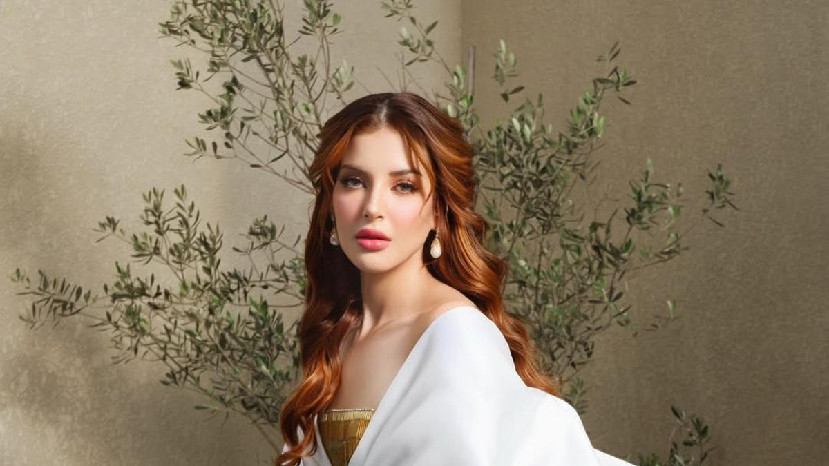 Cantik Totalitas, Tasya Farasya Hidupkan Pesona Dewi Aphrodite di Pemotretan Terbaru
