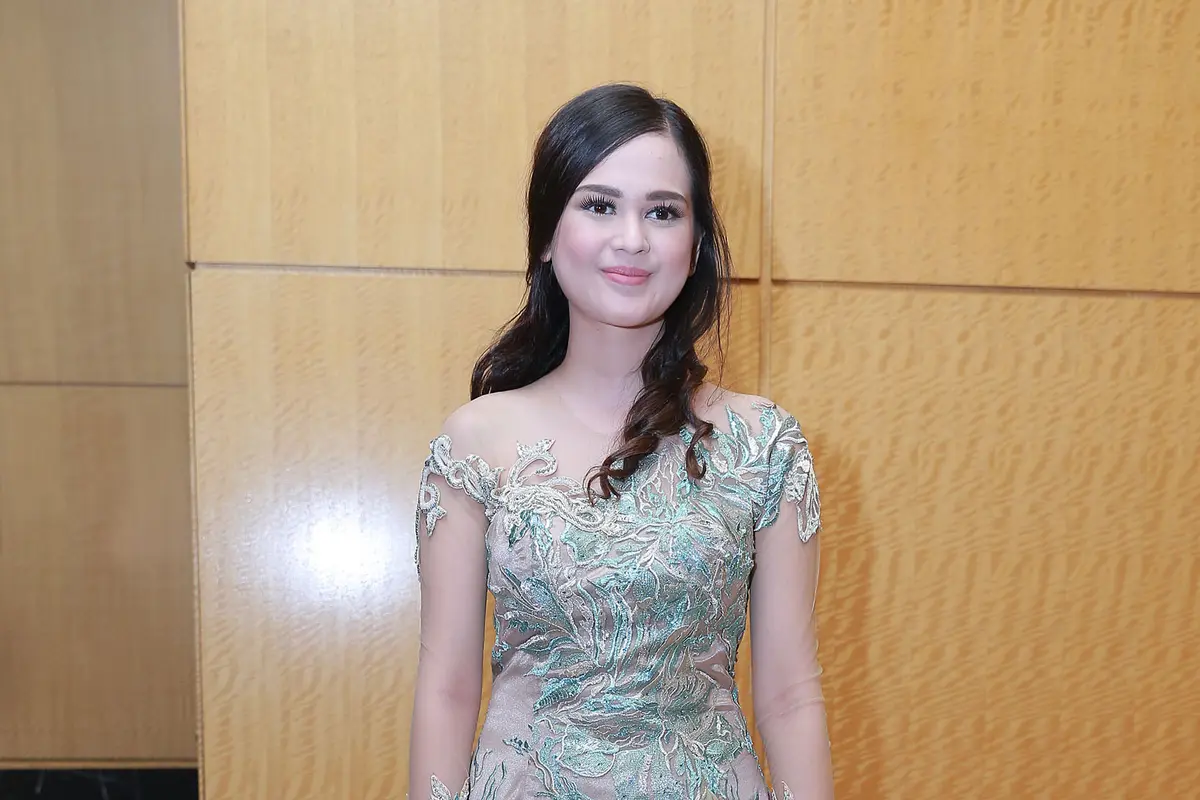 [Bintang] Cut Meyriska