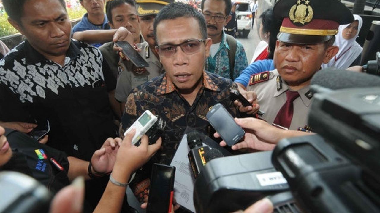 Masinton Pasaribu laporkan RJ Lino suap Rini Soemarno ke KPK