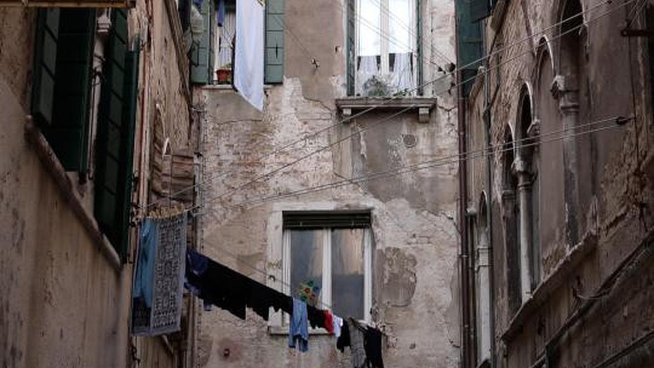 Jalan-jalan ke kota romantis Venesia