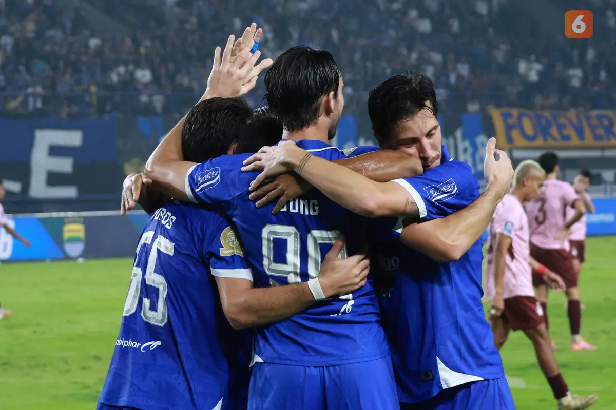 Foto: Andrew Jung Borong 2 Gol ke Gawang Persik, Persib Kukuh di Pucuk Klasemen BRI Super League.