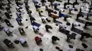 Umat muslim melaksanakan salat tarawih di Masjid Istiqlal, Jakarta, Senin (12/4/2021). Pemerintah menetapkan awal puasa atau 1 Ramadan 1442 H jatuh pada 13 April 2021 berdasarkan keputusan bulat dari berbagai ormas Islam hingga ahli astronomi dalam Sidang Isbat. (Liputan6.com/Johan Tallo)