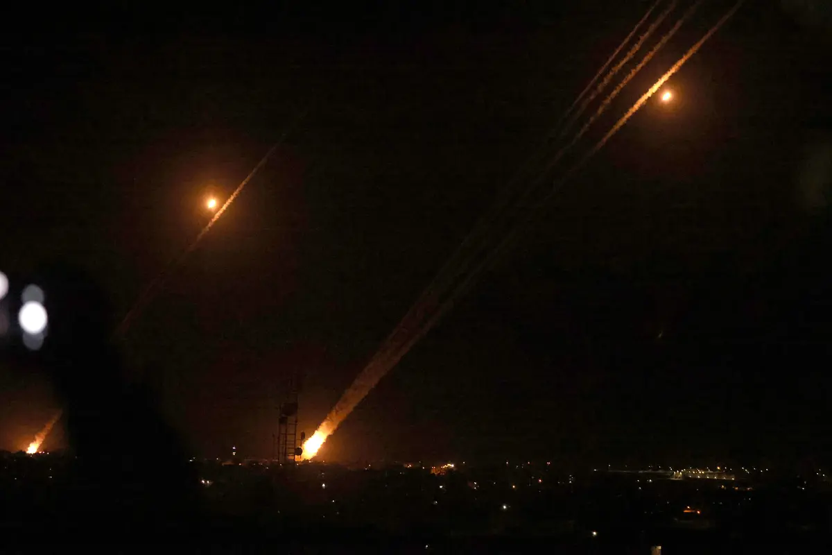 Serangan Ratusan Roket oleh Hamas di Langit Israel