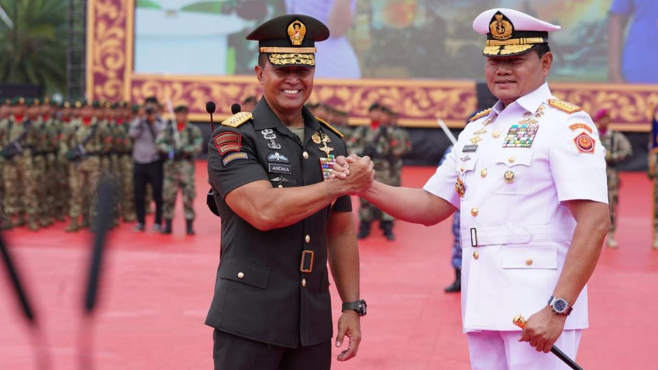 Penunjukkan posisi Panglima TNI adalah hak prerogatif presiden.